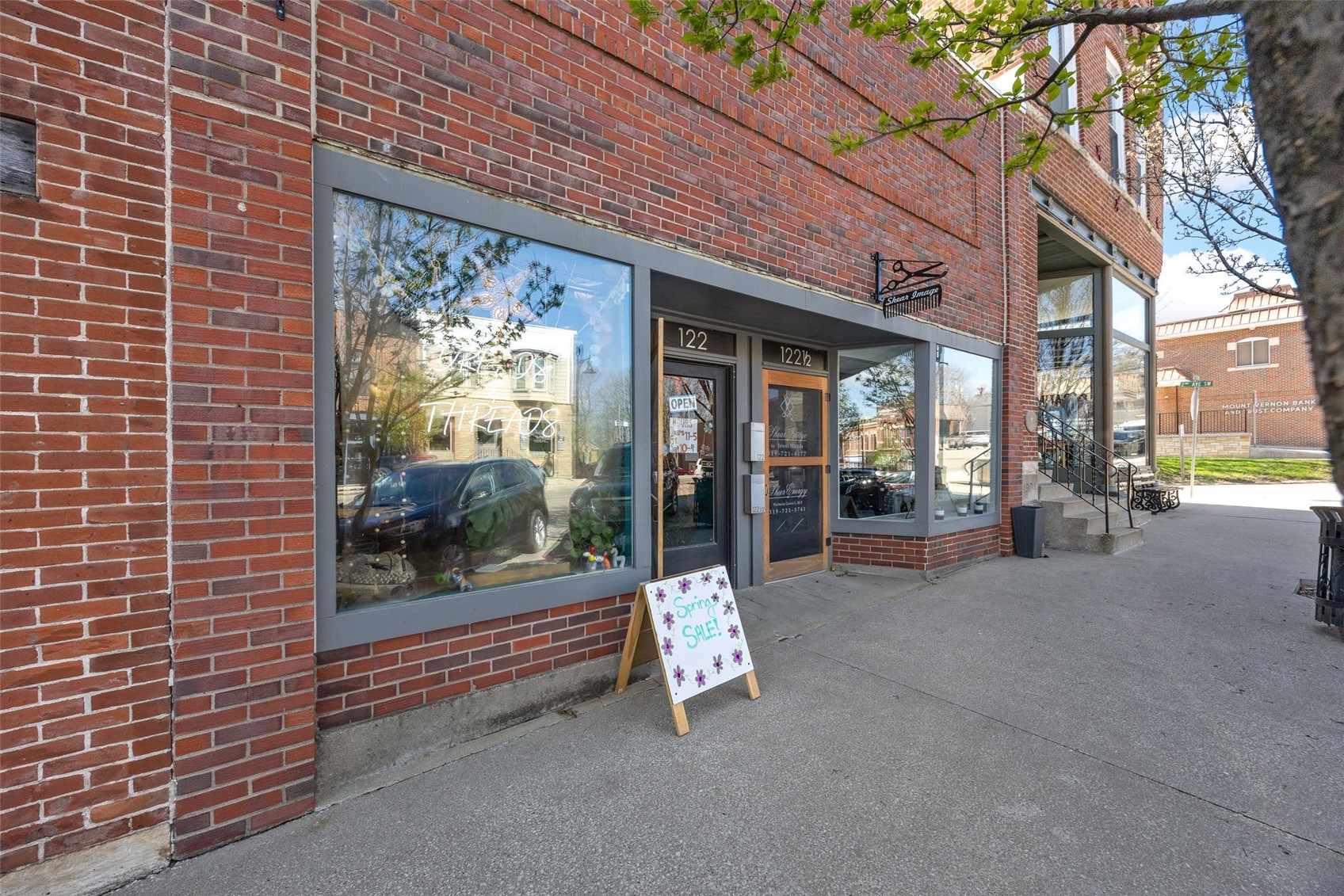 122 First Street SW Mt Vernon IA 52314