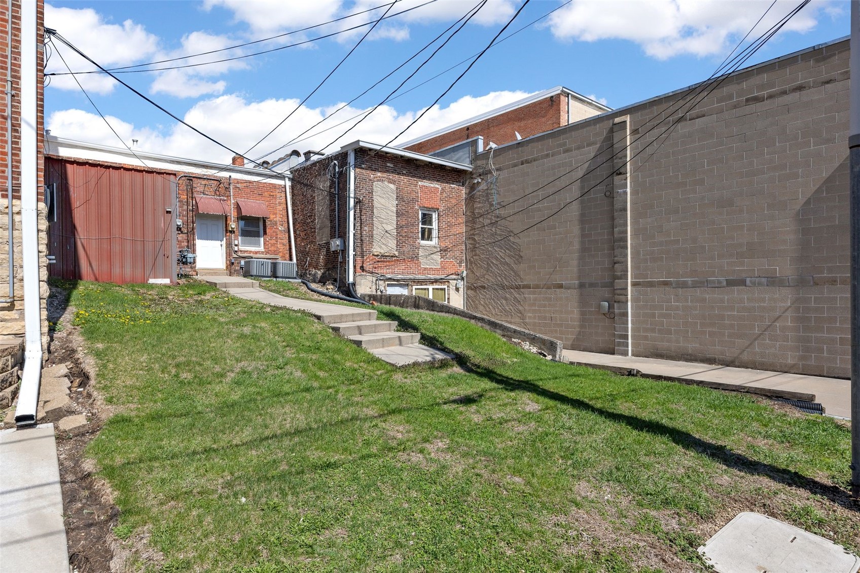 122 First Street SW Mt Vernon IA 52314