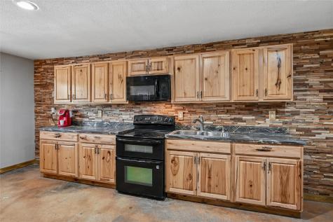 520 Franklin Street Center Point IA 52213