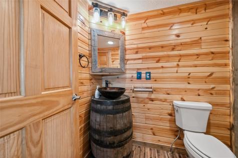 520 Franklin Street Center Point IA 52213