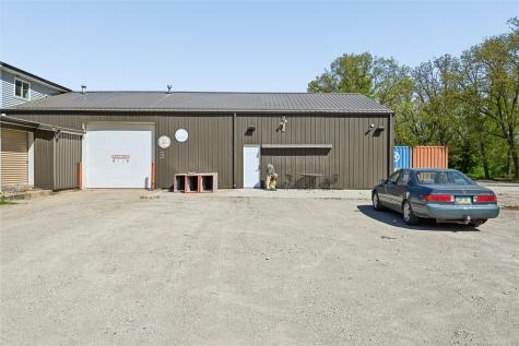 520 Franklin Street Center Point IA 52213