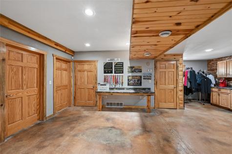 520 Franklin Street Center Point IA 52213