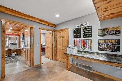 520 Franklin Street Center Point IA 52213