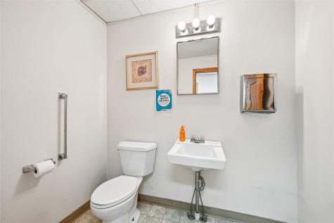 1208 8th Avenue Belle Plaine IA 52208