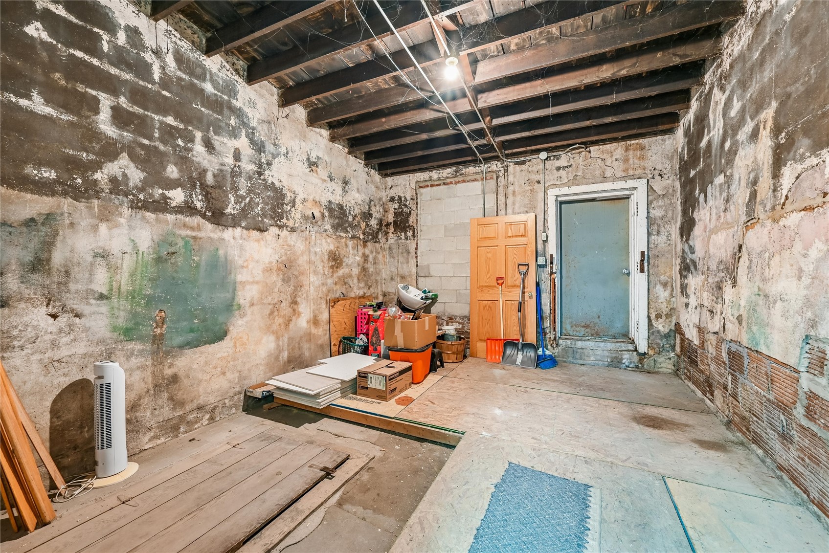 1208 8th Avenue Belle Plaine IA 52208