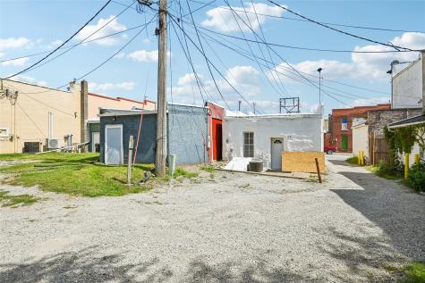 1208 8th Avenue Belle Plaine IA 52208