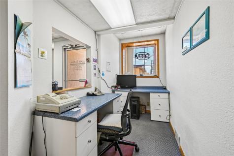 1208 8th Avenue Belle Plaine IA 52208