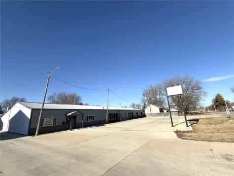 209 Franklin Street Center Point IA 52213