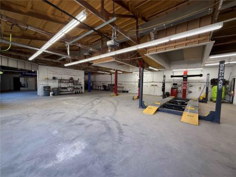 209 Franklin Street Center Point IA 52213