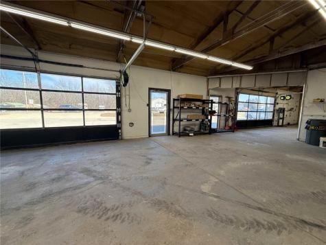 209 Franklin Street Center Point IA 52213