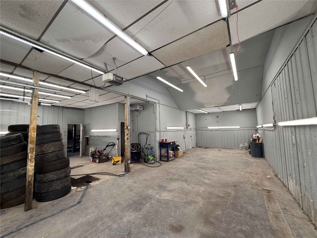 209 Franklin Street Center Point IA 52213