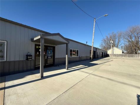 209 Franklin Street Center Point IA 52213