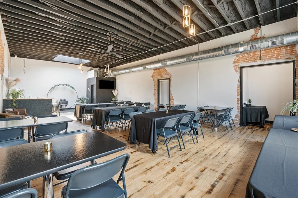 103 E Main Anamosa IA 52205