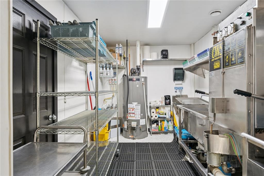 103 E Main Anamosa IA 52205