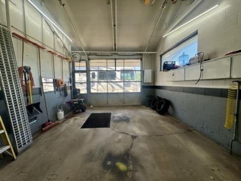 1945 42nd Street NE Cedar Rapids IA 52402