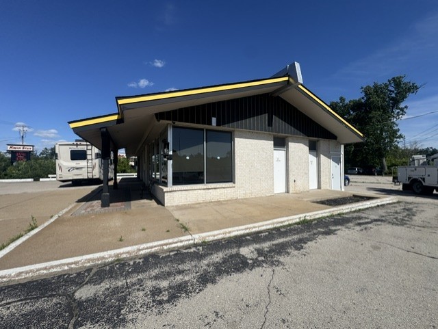 1945 42nd Street NE Cedar Rapids IA 52402
