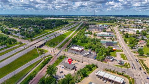 1945 42nd Street NE Cedar Rapids IA 52402