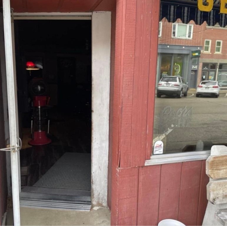 117 S Main Street Elkader IA 52043