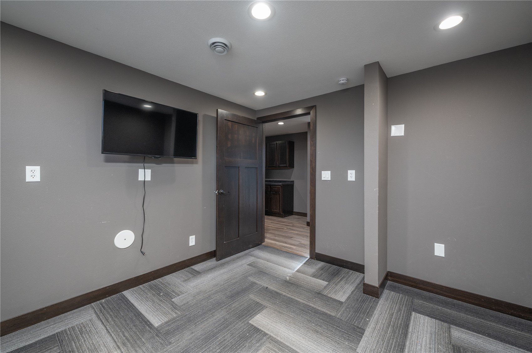2601 120th Street NW Swisher IA 52338