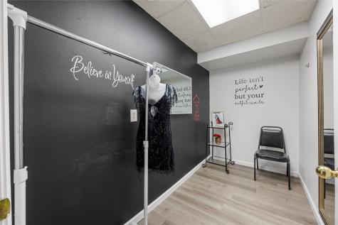 118 N Franklin Street Manchester IA 52057