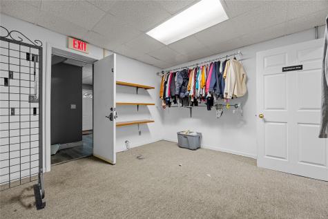 118 N Franklin Street Manchester IA 52057