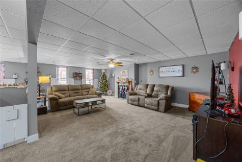 118 N Franklin Street Manchester IA 52057