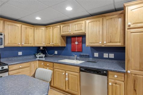 118 N Franklin Street Manchester IA 52057