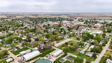 401 W 9th Street Tipton IA 52772