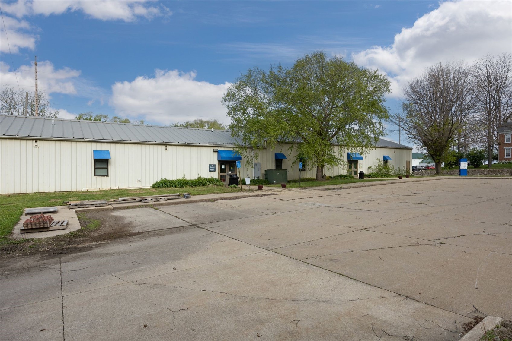 401 W 9th Street Tipton IA 52772
