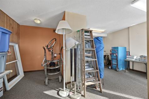 1054 W Madison Street Washington IA 52353