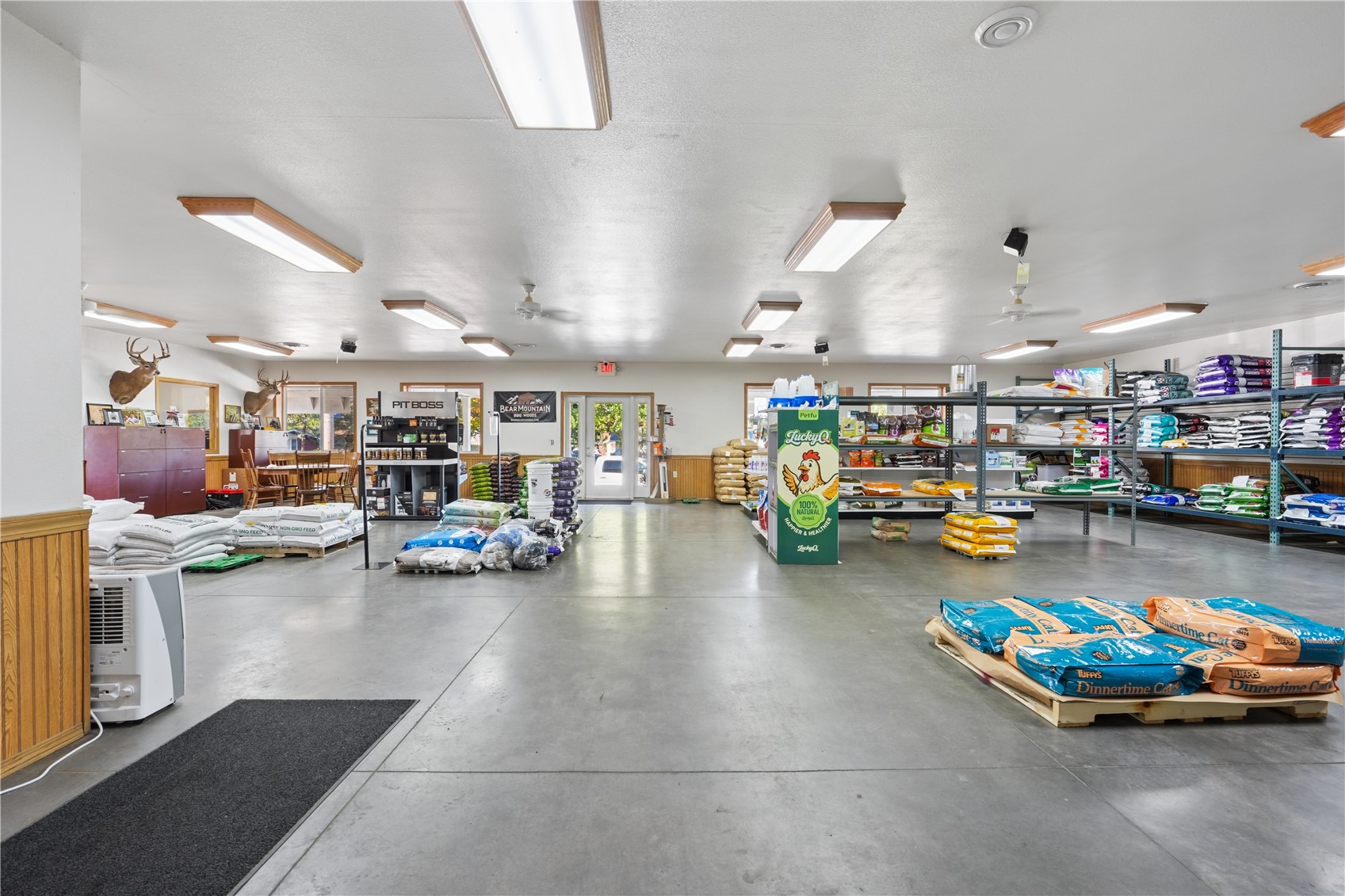 310-330 S Dubuque Street Solon IA 52333