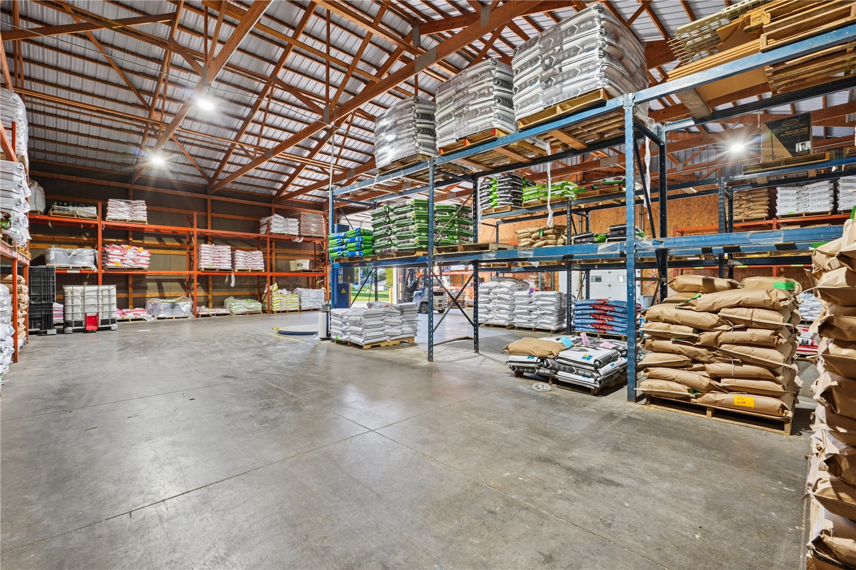 310-330 S Dubuque Street Solon IA 52333