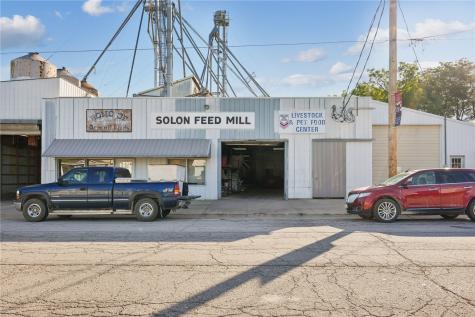 310-330 S Dubuque Street Solon IA 52333