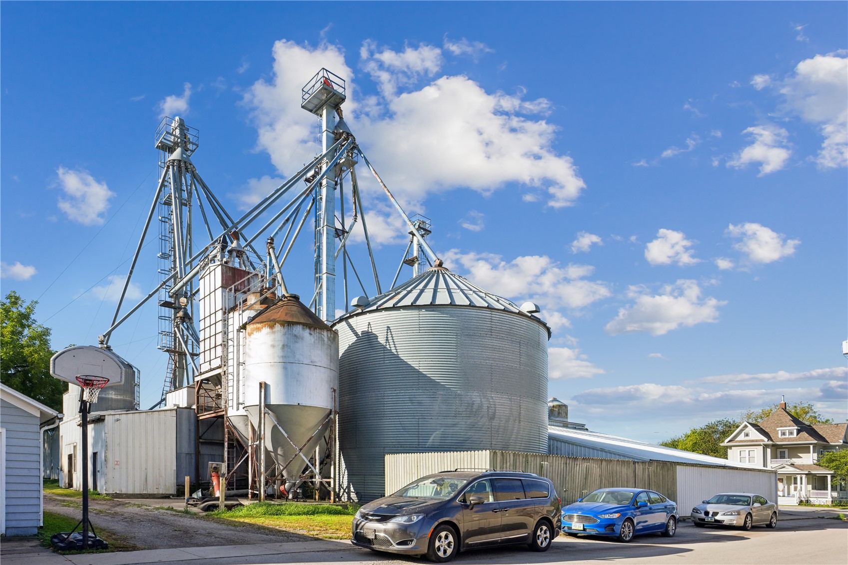 310-330 S Dubuque Street Solon IA 52333