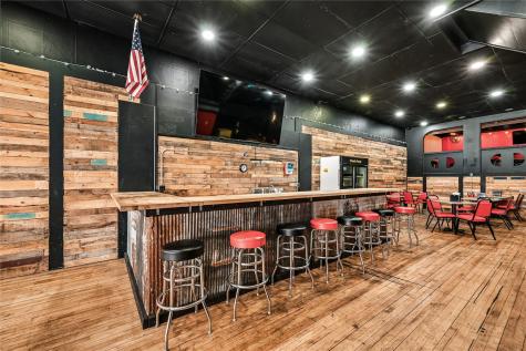 805 12 Street Belle Plaine IA 52208