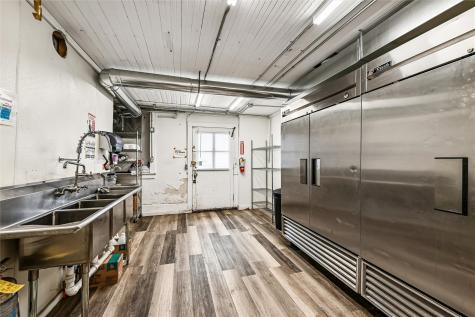 805 12 Street Belle Plaine IA 52208