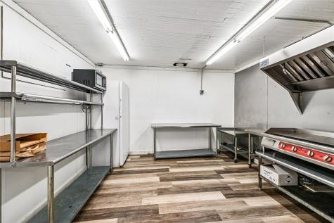 805 12 Street Belle Plaine IA 52208