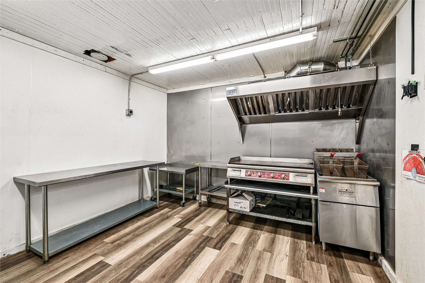 805 12 Street Belle Plaine IA 52208