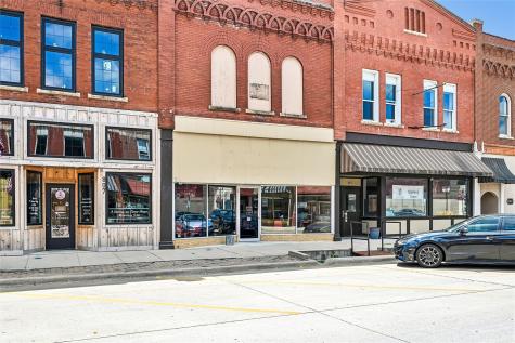 805 12 Street Belle Plaine IA 52208