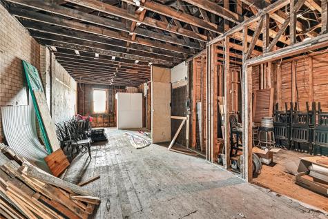 805 12 Street Belle Plaine IA 52208