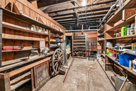805 12 Street Belle Plaine IA 52208
