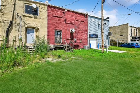 805 12 Street Belle Plaine IA 52208