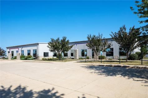 929 Martha's Way Hiawatha IA 52233
