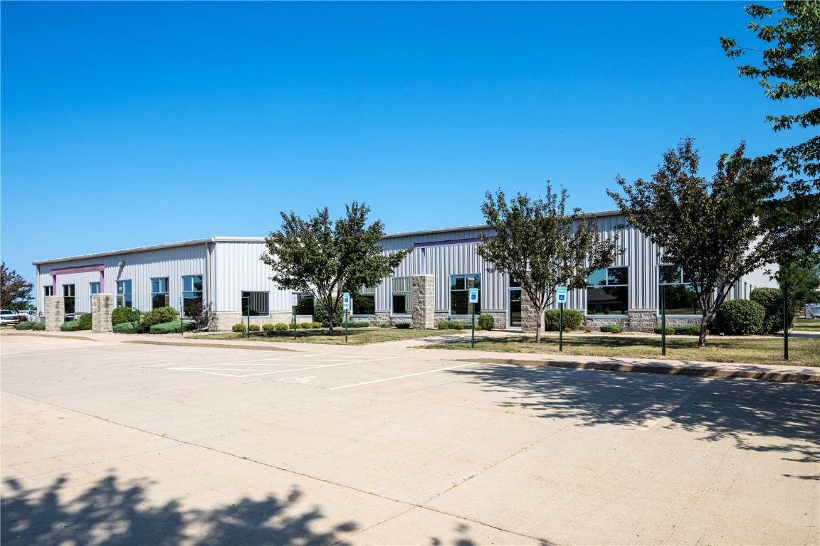 929 Martha's Way Hiawatha IA 52233