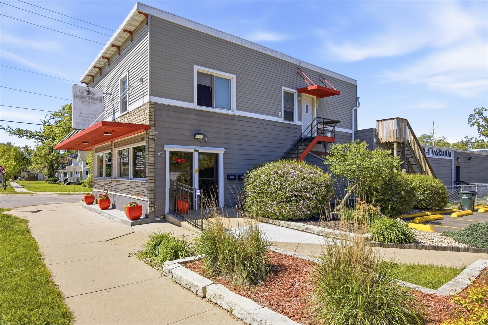 901 Oakland Road NE Cedar Rapids IA 52402