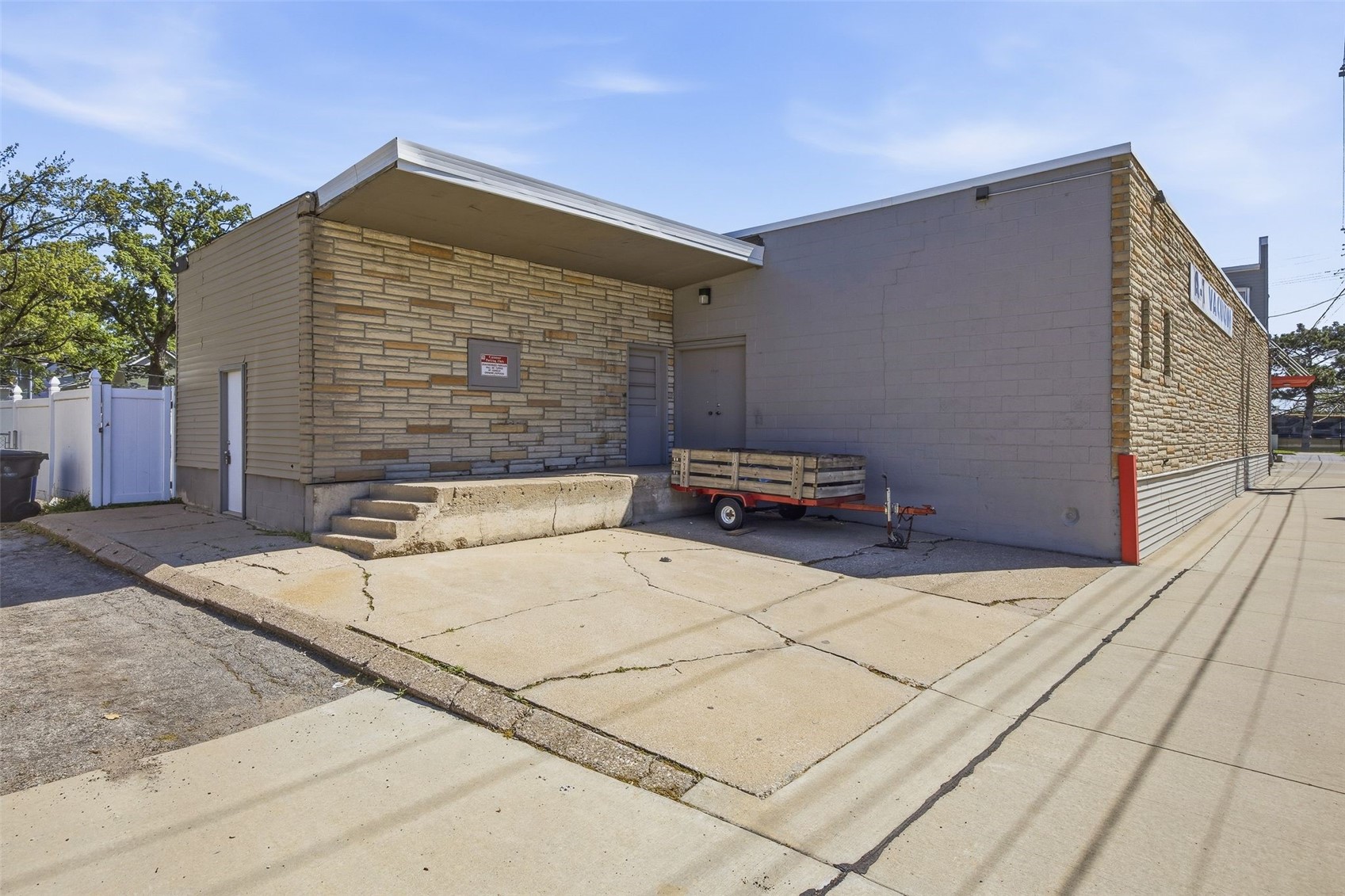 901 Oakland Road NE Cedar Rapids IA 52402