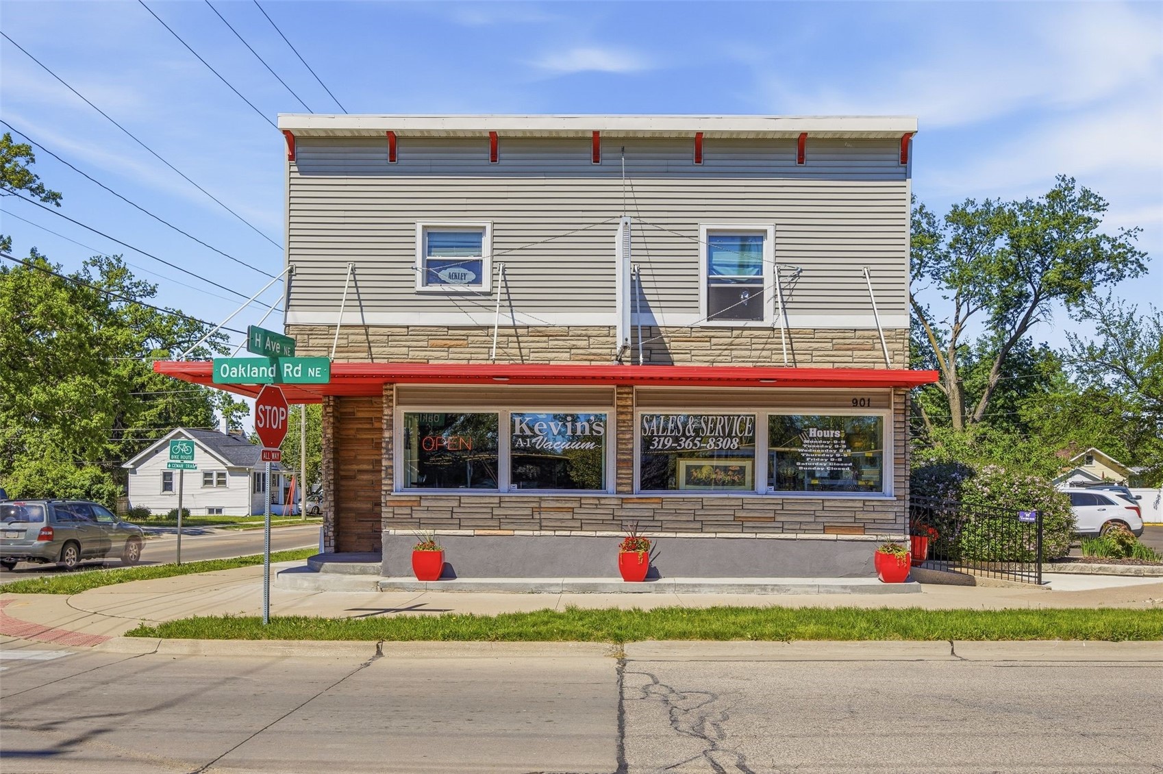 901 Oakland Road NE Cedar Rapids IA 52402