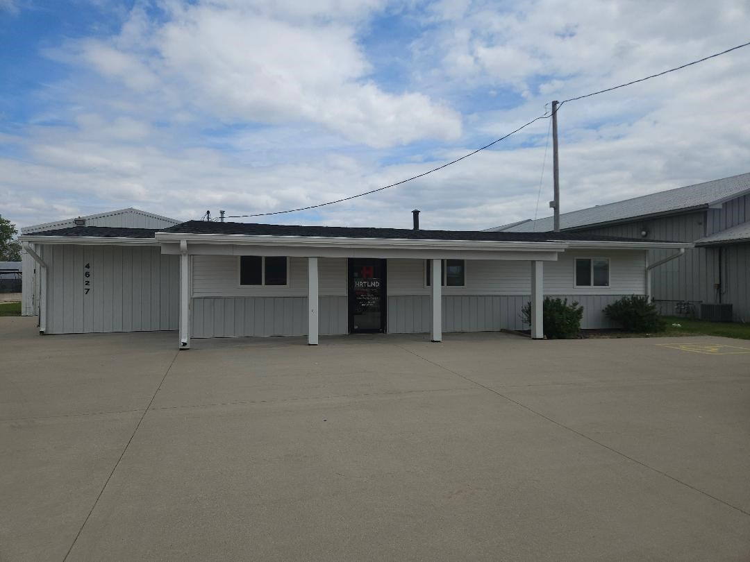 4627 J Street SW Cedar Rapids IA 52404