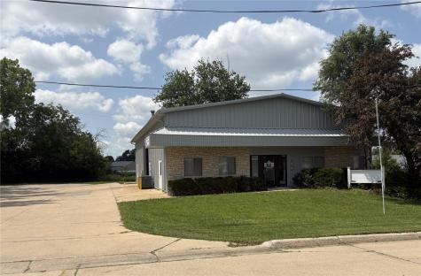 1910 St Andrews Court NE Cedar Rapids IA 52402