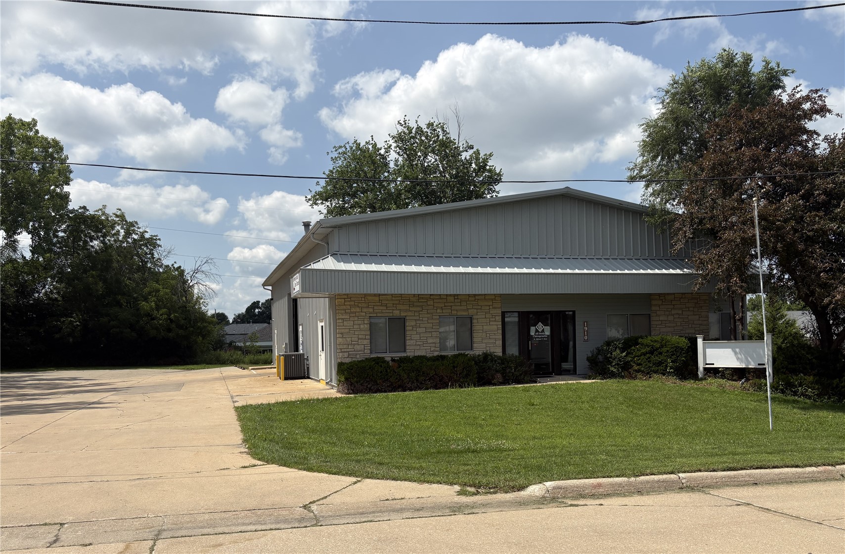 1910 St Andrews Court NE Cedar Rapids IA 52402